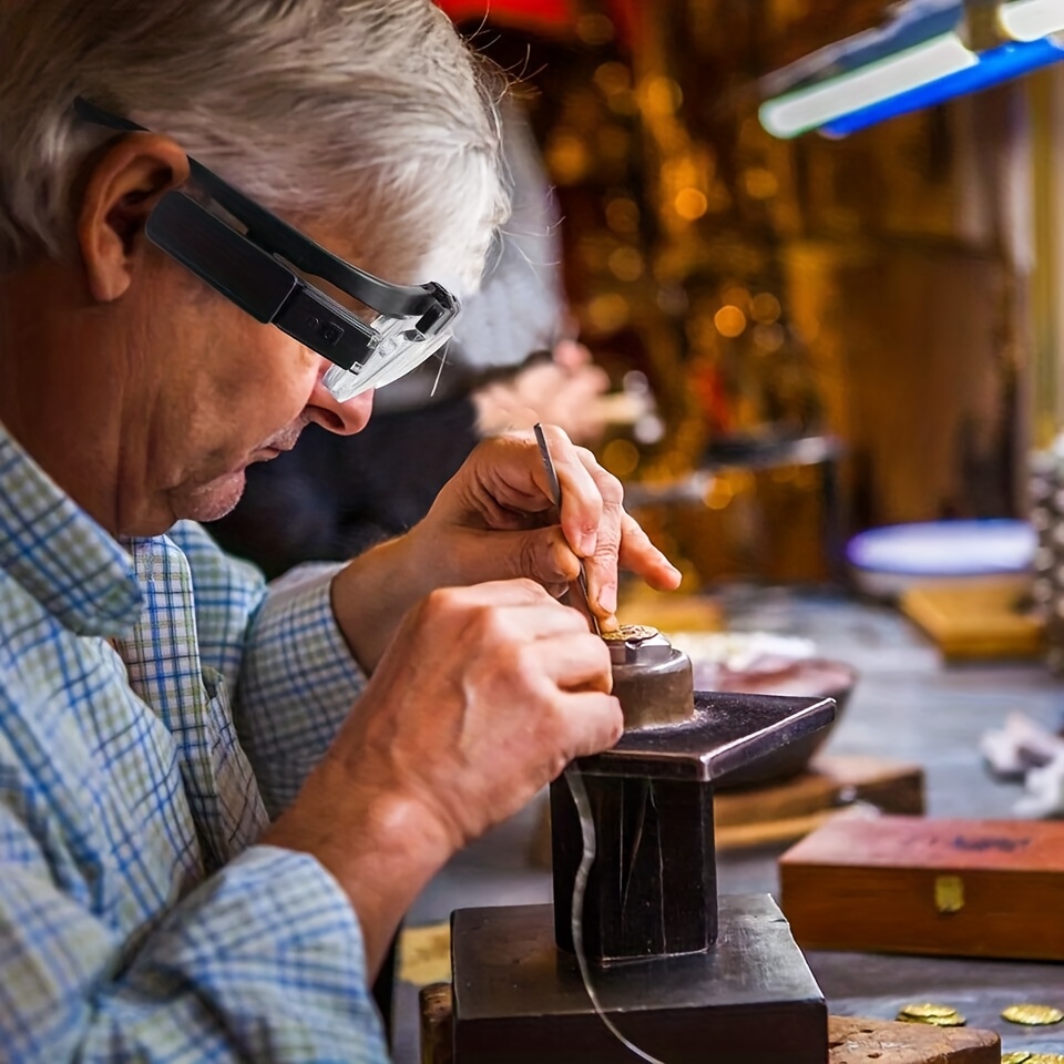 Head-mounted rechargeable magnifier with adjustable light 3 lenses storage box. Dual-slot illuminated magnifier for close-up craft work (up 4.5X), suitable for elderly reading, jewelry watch repair, DIY, and the best gift for the elderly. - Image 5