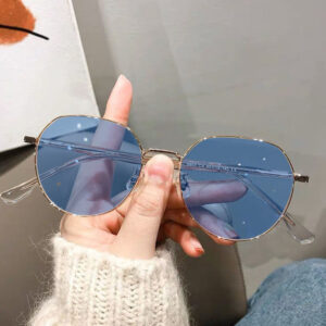 Men's & Women's Auto-Tinting Photochromic Fashion Glasses with, Anti-Blue Light Eyewear, Myopia (Near Vision) for Driving, Computer, Outdoor - Smart Glasses for digital Devices & Low-Light Clarity